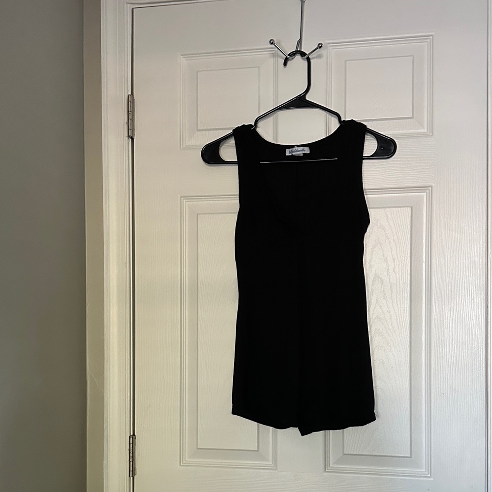 Baddieville Black Sleeveless Top